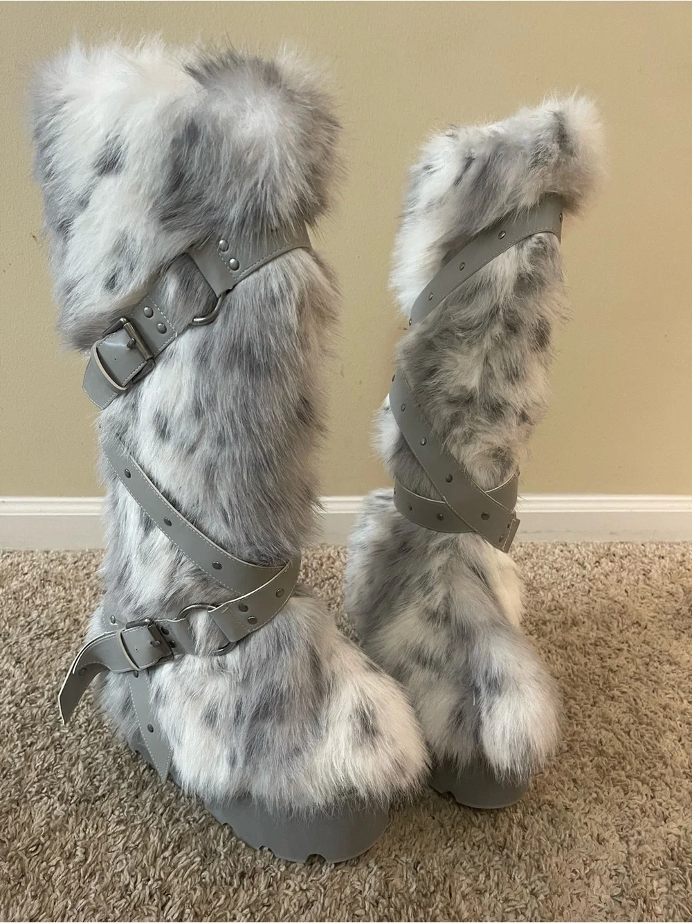 WILD INSTINCTS FAUX FUR BOOTS - WHITE